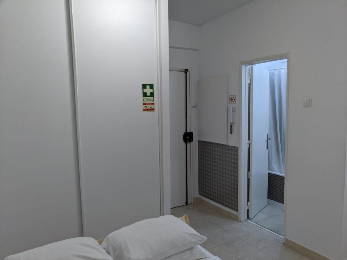 Ferienwohnung In Bed with Lisbon 15E Amadora Exterior foto